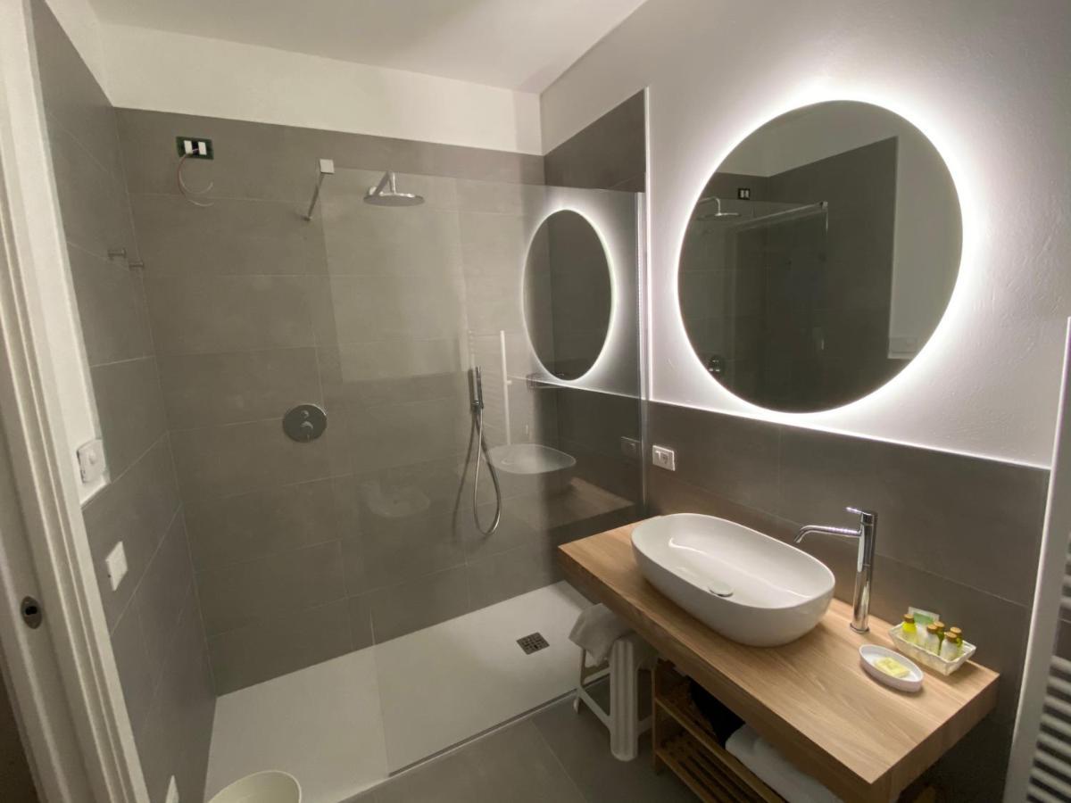 Rooms Ai Poggi Bardolino Bagian luar foto