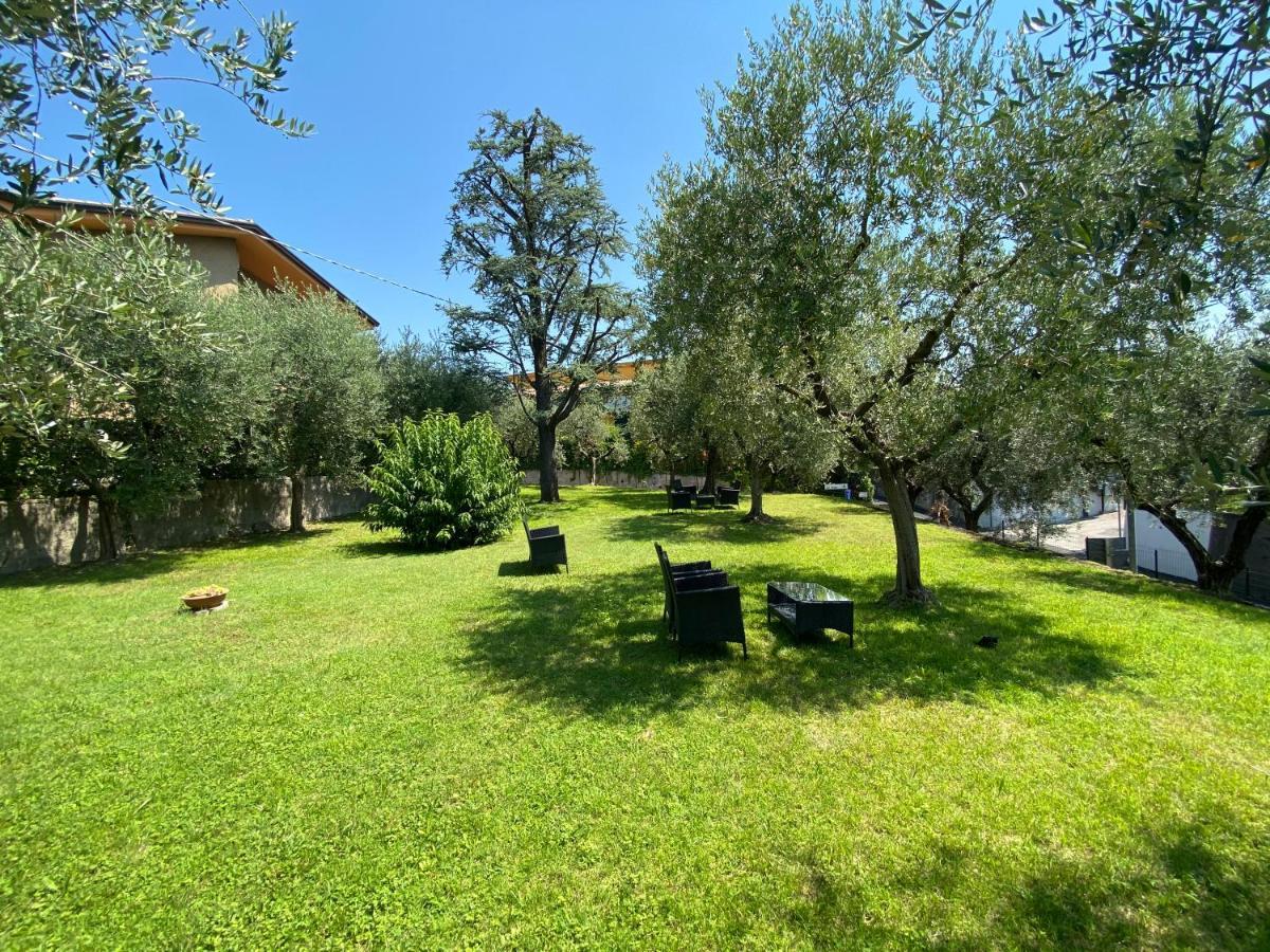 Rooms Ai Poggi Bardolino Bagian luar foto