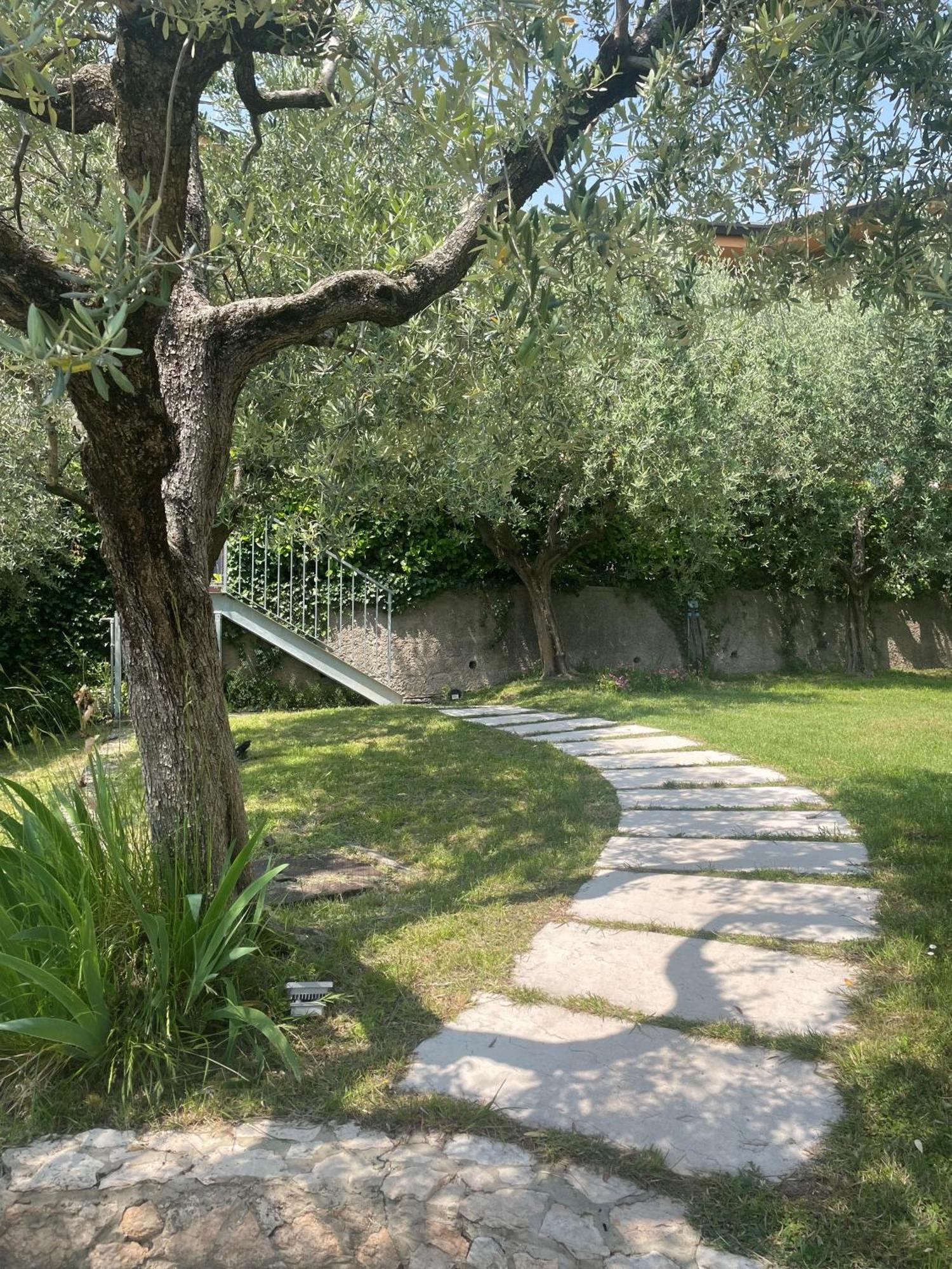 Rooms Ai Poggi Bardolino Bagian luar foto