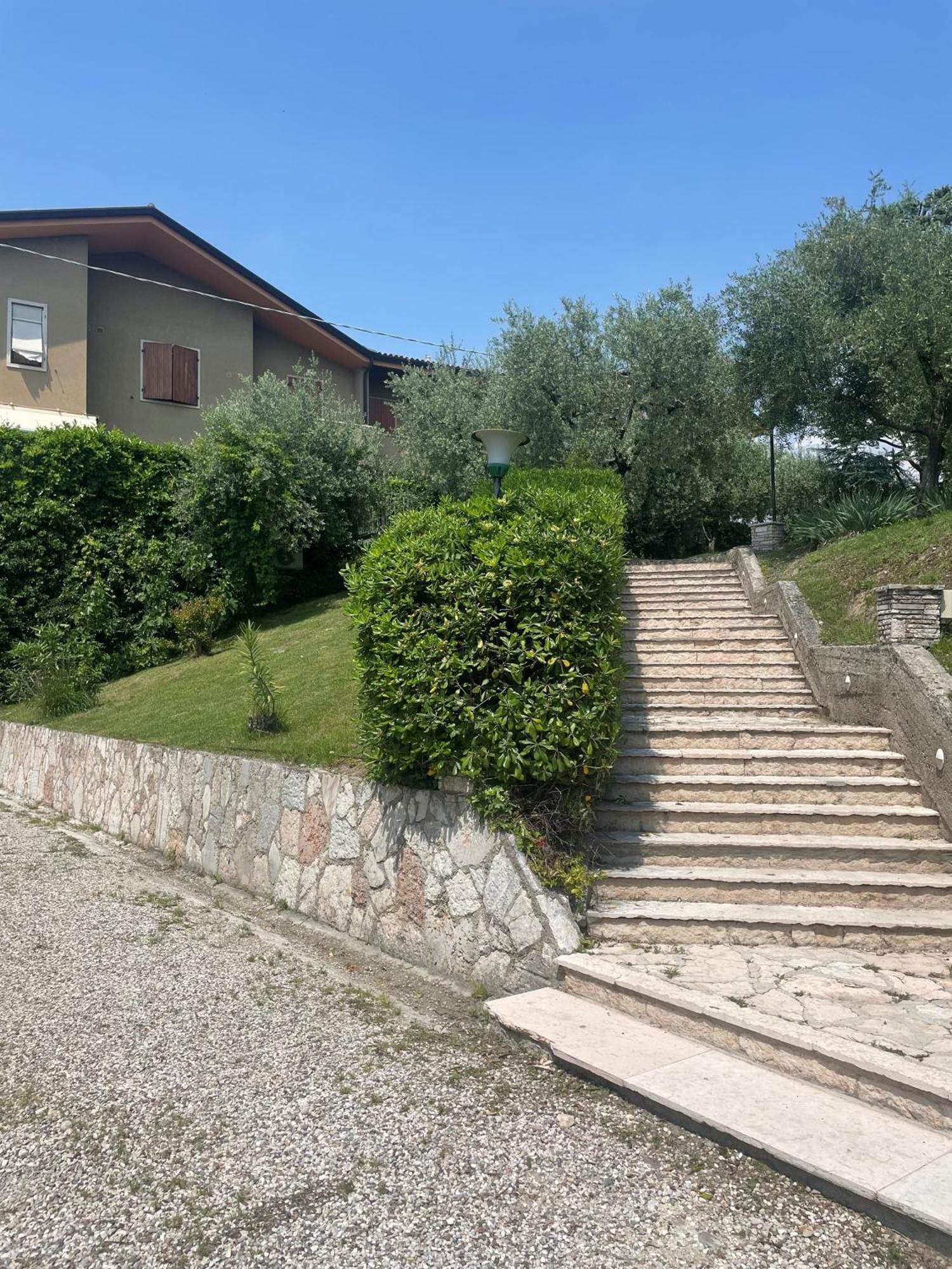 Rooms Ai Poggi Bardolino Bagian luar foto
