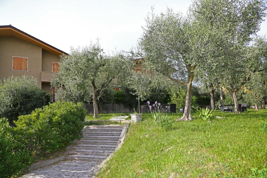 Rooms Ai Poggi Bardolino Bagian luar foto