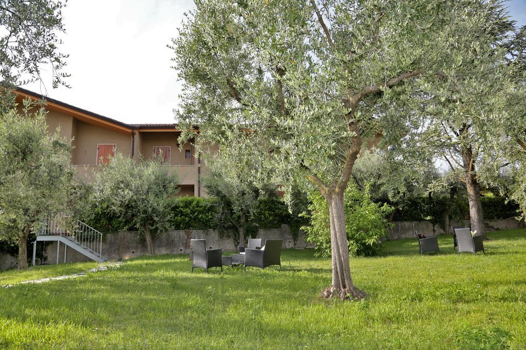 Rooms Ai Poggi Bardolino Bagian luar foto