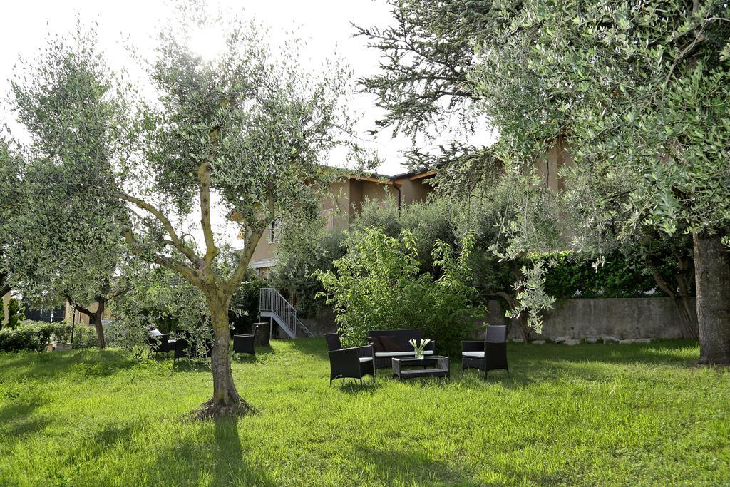 Rooms Ai Poggi Bardolino Bagian luar foto