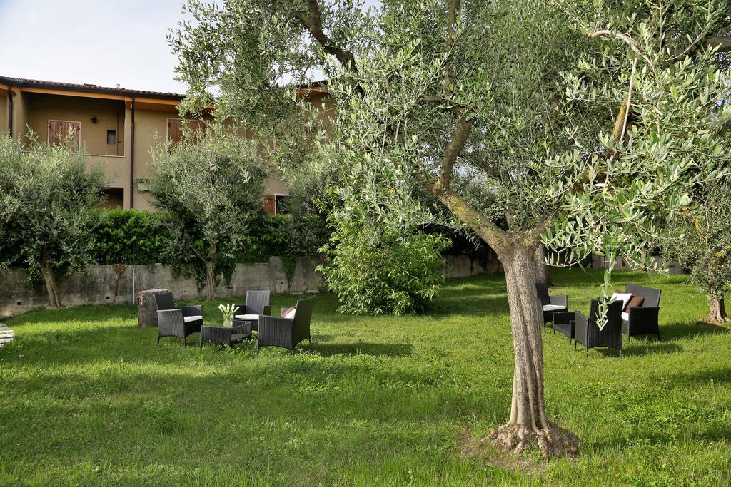 Rooms Ai Poggi Bardolino Bagian luar foto