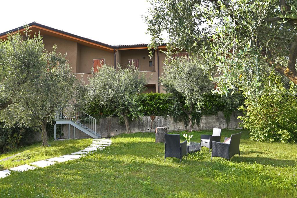 Rooms Ai Poggi Bardolino Bagian luar foto