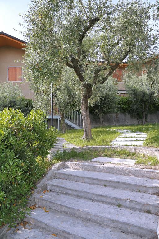 Rooms Ai Poggi Bardolino Bagian luar foto